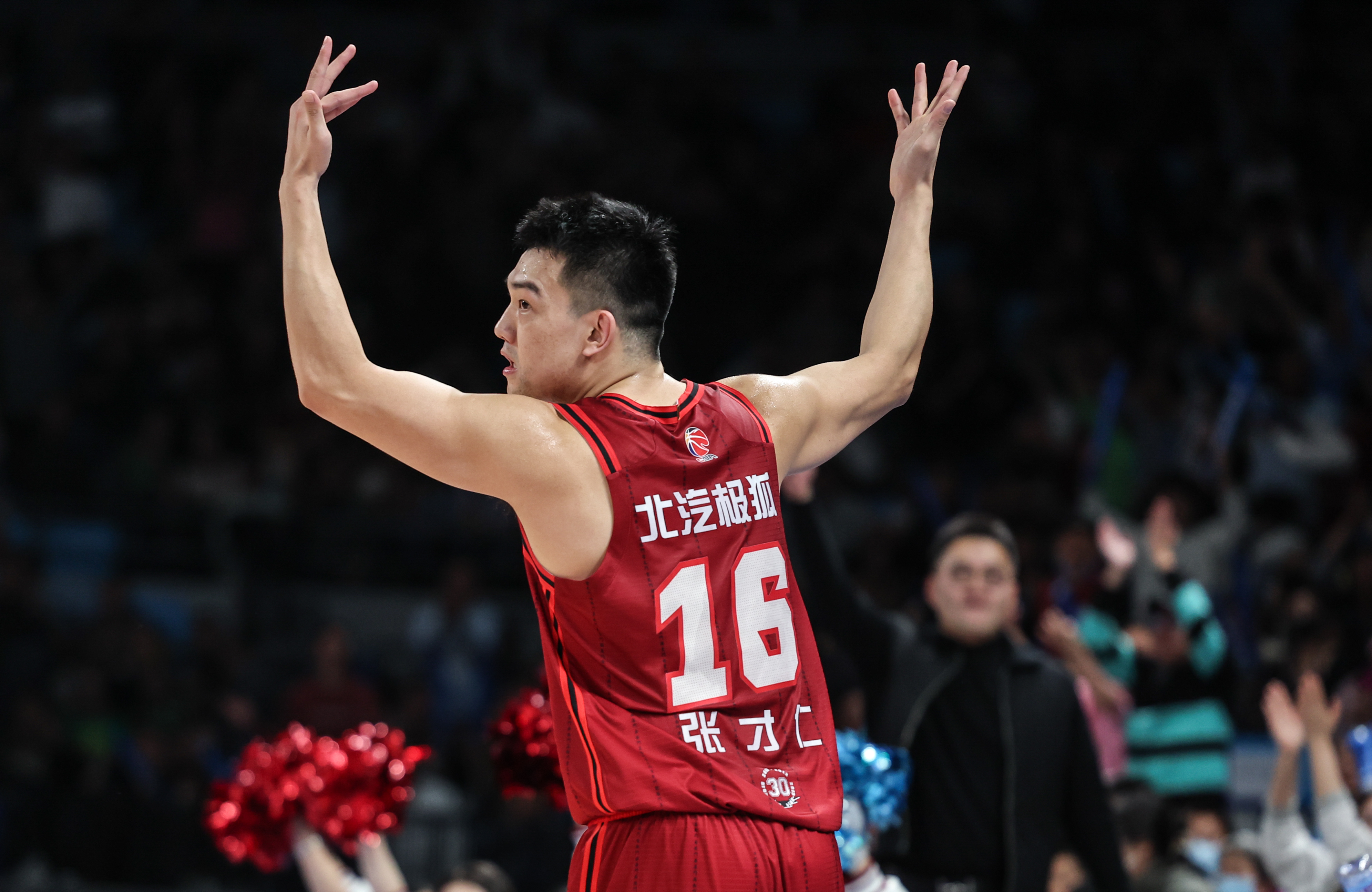 北京男篮对阵大连队，全队备战意志坚定(北京男篮对阵大连队,全队备战意志坚定不移)