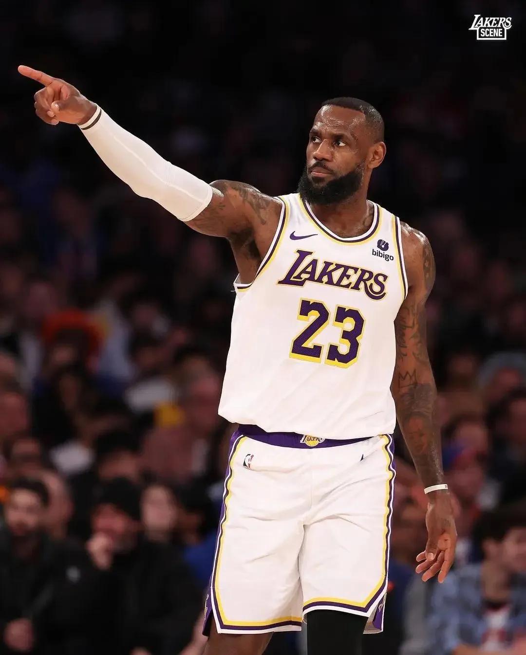 在湖人被立雕像有多难？NBA历史仅6人，詹姆斯有机会吗？